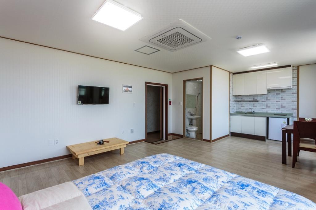 Jeju Wayo Pension Exterior photo